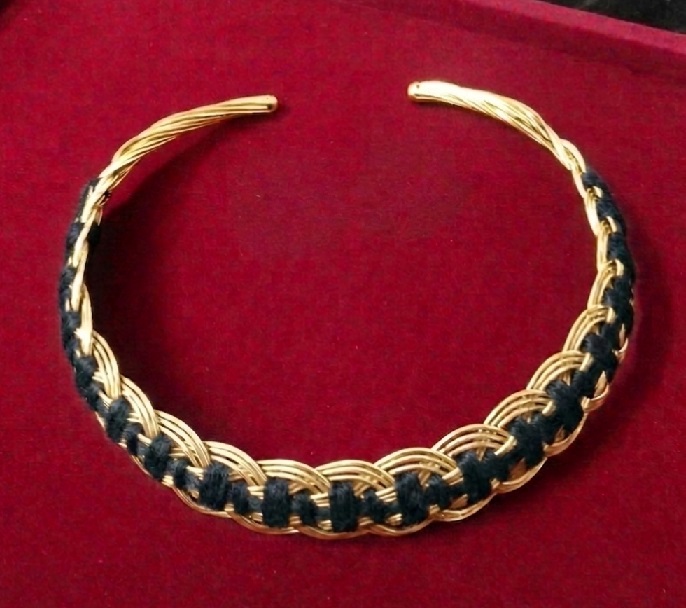 Gold & Black silk_182